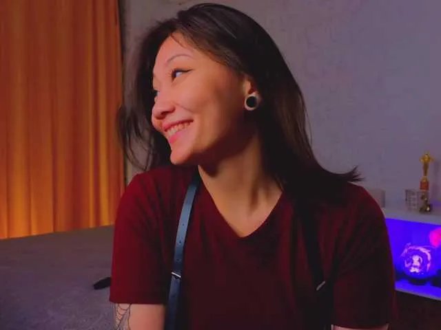 RenaWong on BongaCams