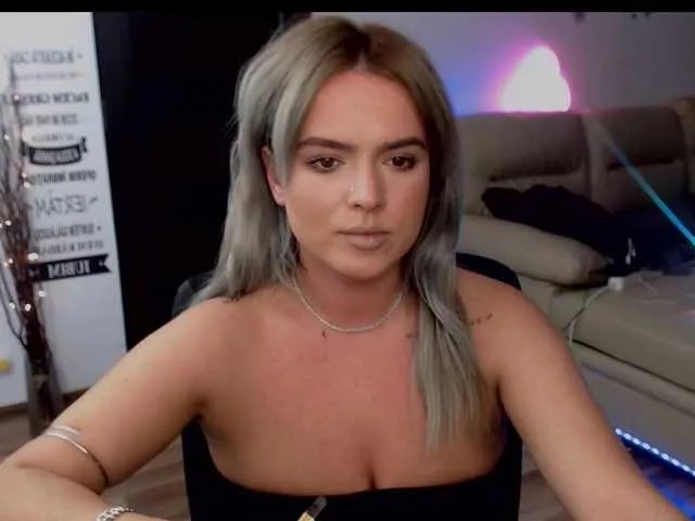 RianaCrystal on BongaCams