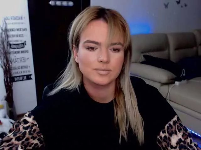 RianaCrystal on BongaCams