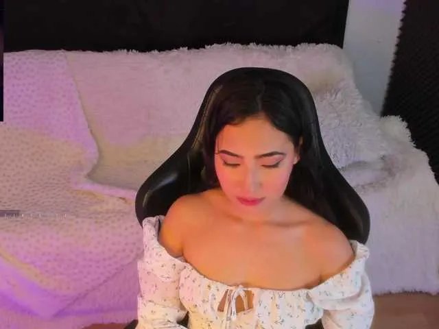 Rosario215a on BongaCams