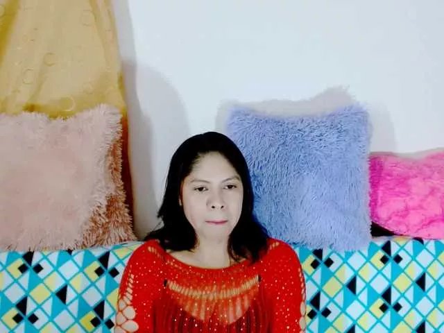 Rosita1900 on BongaCams