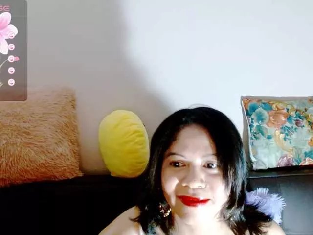 Rosita1900 on BongaCams