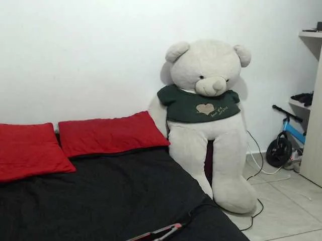 RoussFox — a sexy girl waiting for you.... Would you like to have fun with me... I feel a little horny....