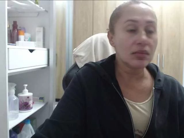 RoxanaMilf on BongaCams