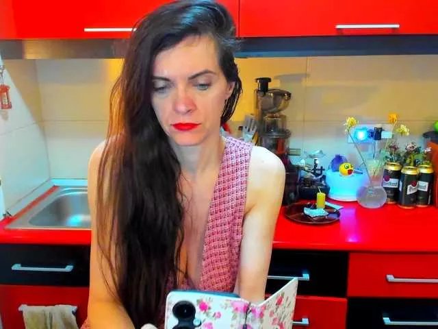 SexQueen11 on BongaCams