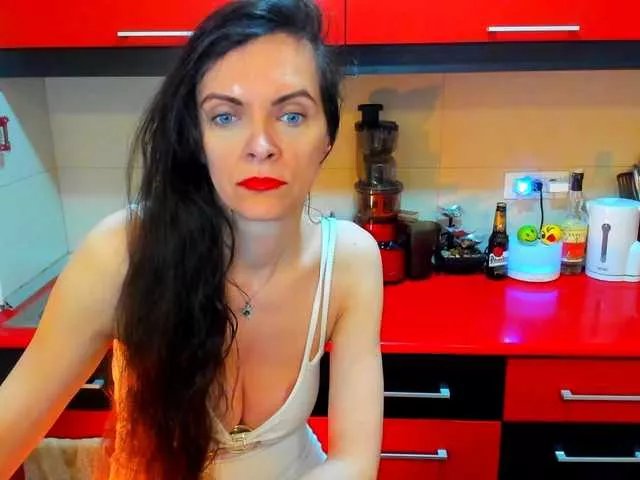 SexQueen11 on BongaCams