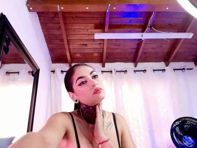 sexy-danna on BongaCams