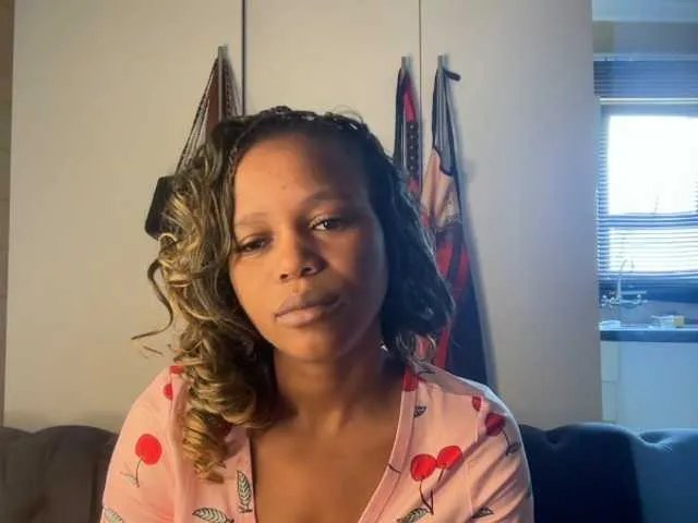 Sexybaddie on BongaCams