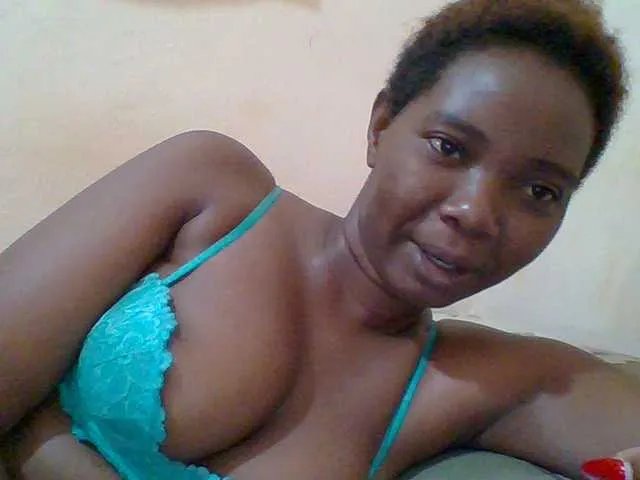 Freechat Sexyebonygal on BongaCams