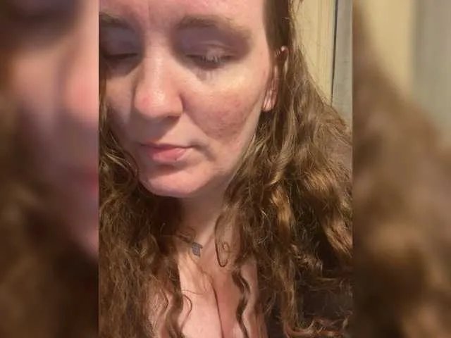 Sexyred3141-1 on BongaCams