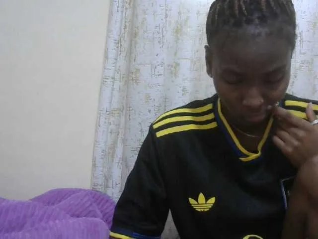Sexythiny on BongaCams