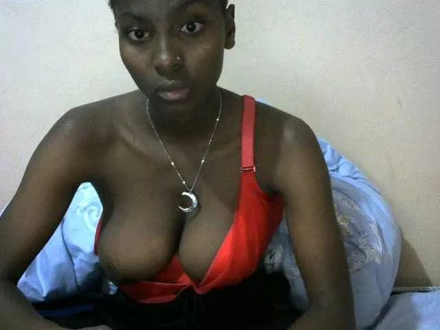 Sexythiny on BongaCams