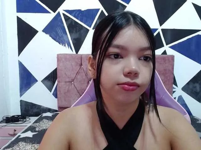 shy-luna18 on BongaCams