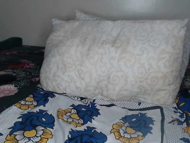 slikypearl on BongaCams