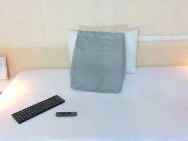 Slim-chocobar18 on BongaCams