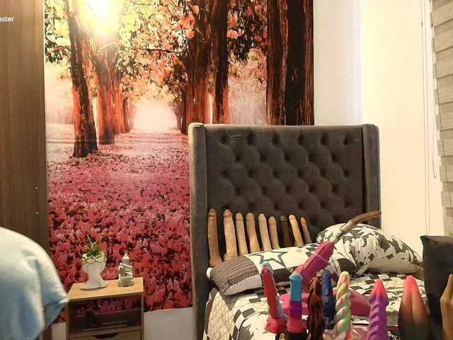 sofia23dirty on BongaCams