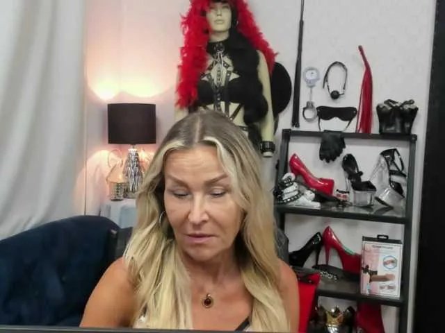 soft-crystal on BongaCams