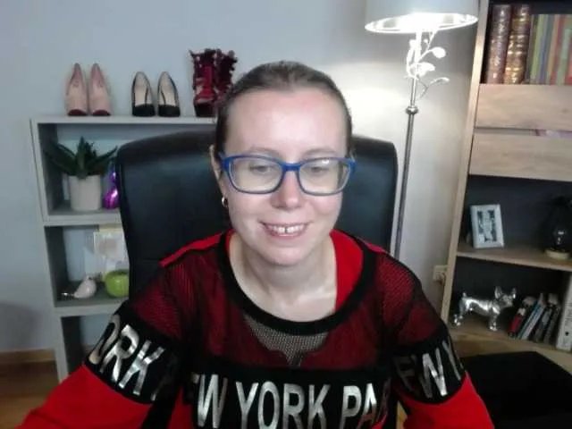 sparkleLizzy on BongaCams