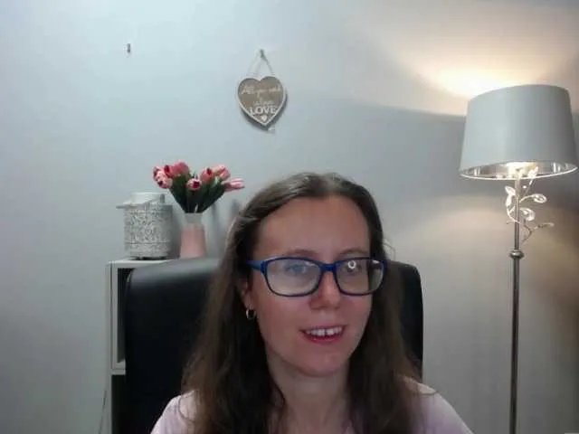 sparkleLizzy on BongaCams