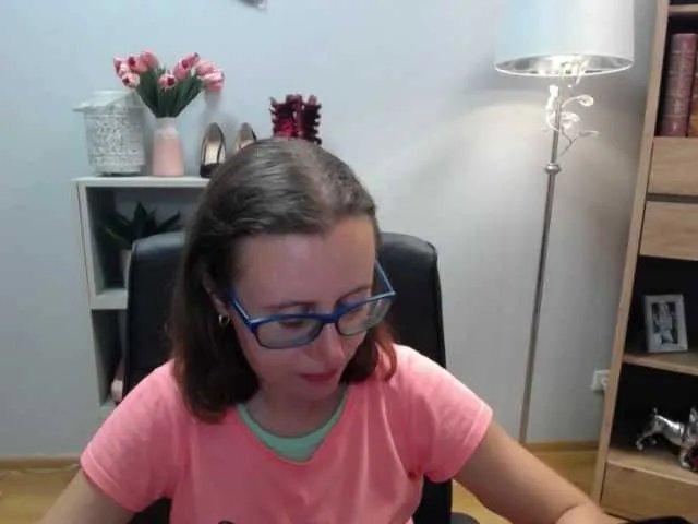 sparkleLizzy on BongaCams