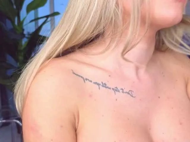 Freechat SpoilM3Mor3 on BongaCams