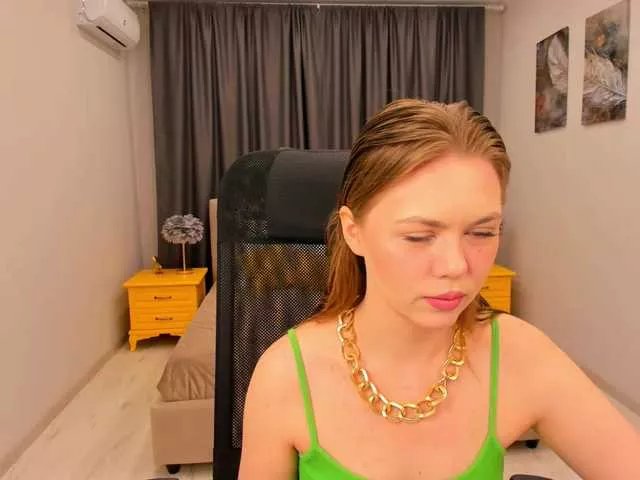 Strawberrye on BongaCams