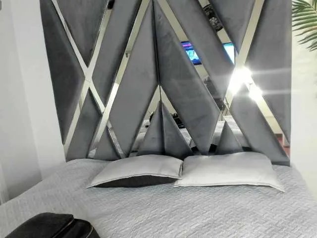 strong-girl on BongaCams