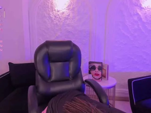 TaraLawrence on BongaCams