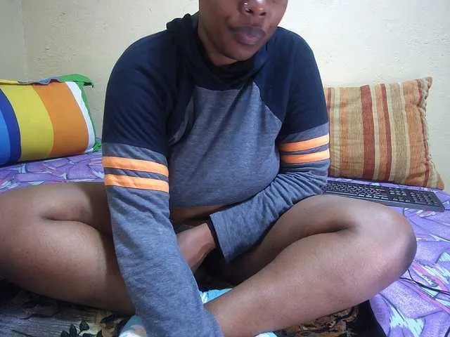 Thicksoraya on BongaCams