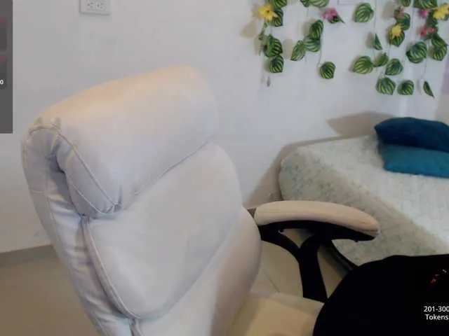 tiffany-69 — surprise me this Christmas   #fuckmachine #smalltits #squirt #pluganal #lovence #latina