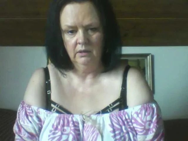 TiffanyAmore on BongaCams