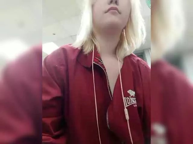 Tinablackkk on BongaCams