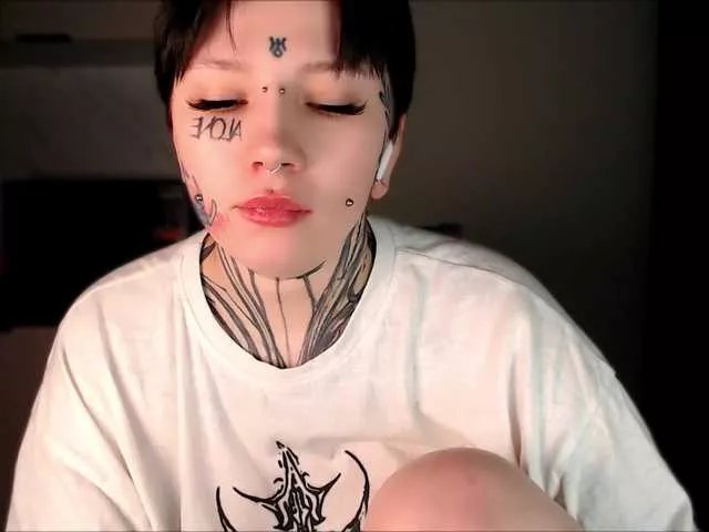 tradishka on BongaCams