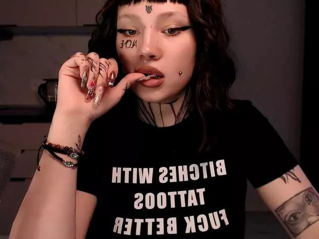 tradishka on BongaCams