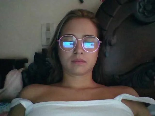 trianabell on BongaCams