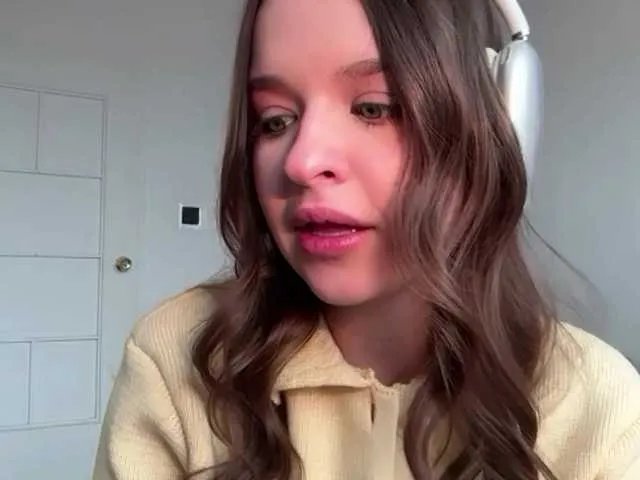 TriciaHailey — Turn back and touch myself>