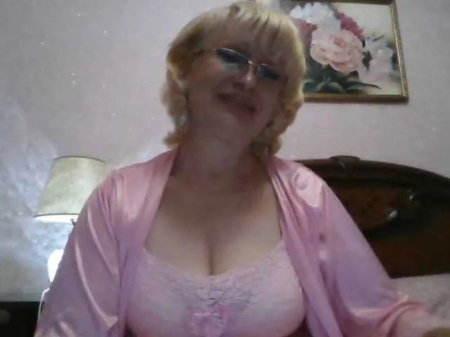 Ur-Mami on BongaCams