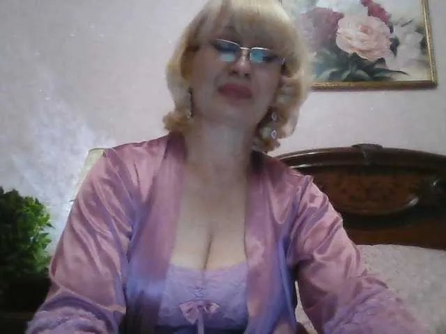 Ur-Mami on BongaCams