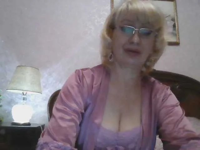 Ur-Mami on BongaCams
