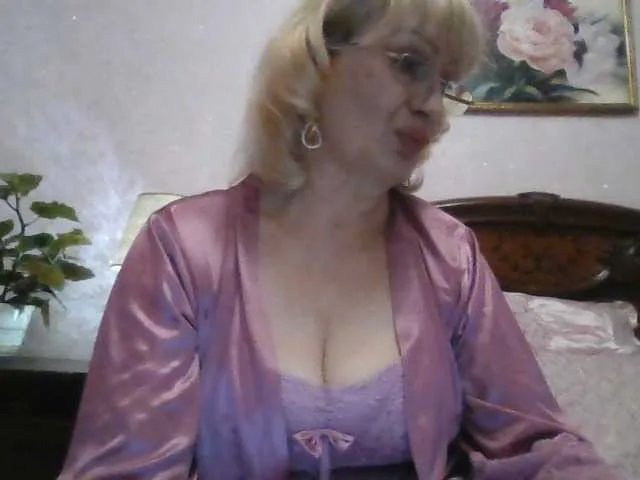 Ur-Mami on BongaCams