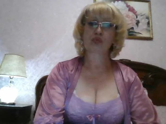 Ur-Mami on BongaCams