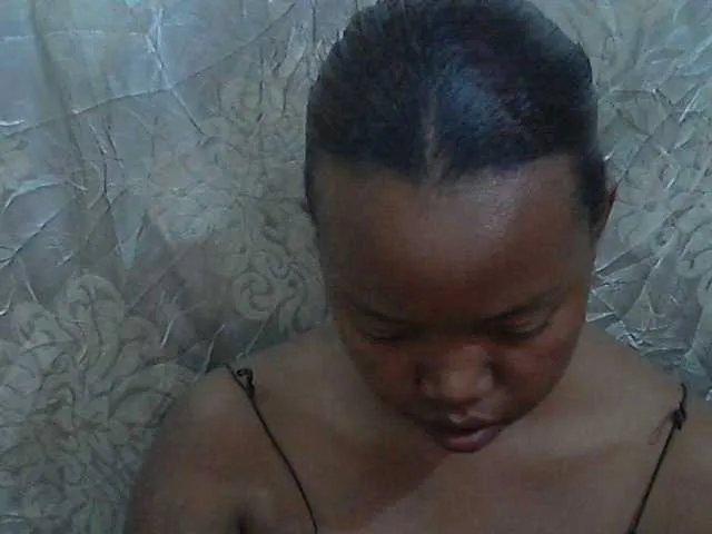 valeria223 on BongaCams