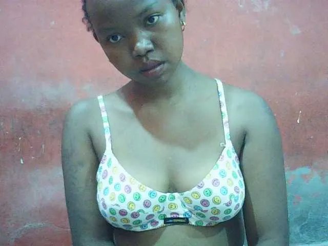 valeria223 on BongaCams