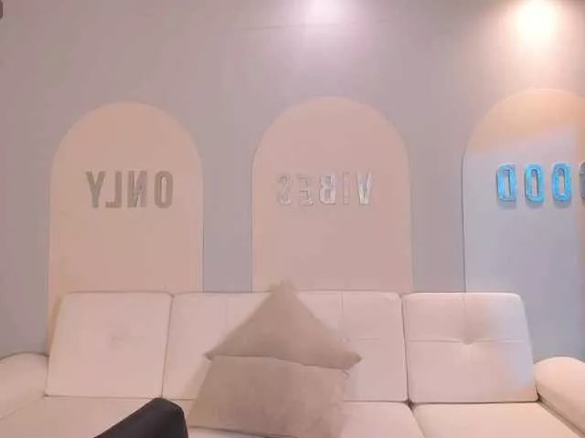 ValeriaRivera1 on BongaCams