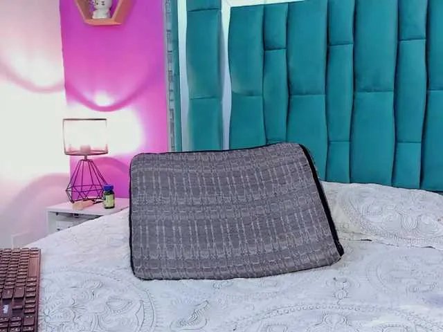 Freechat VALERYANDERSON on BongaCams