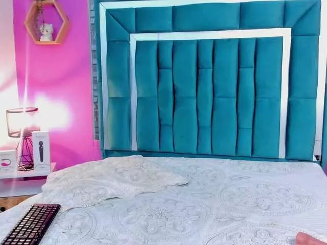 Freechat VALERYANDERSON on BongaCams