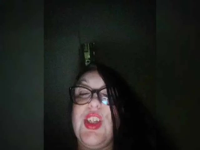 ViktoryDimond on BongaCams