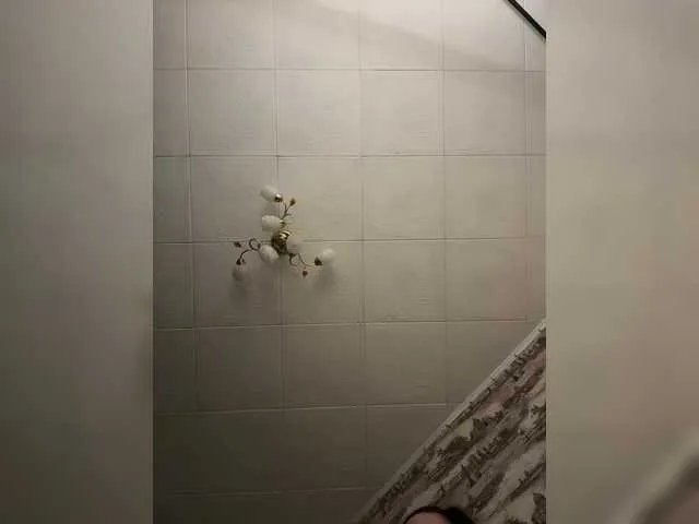 Vikulya1 on BongaCams