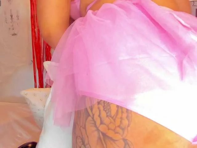 Violethorny05 on BongaCams