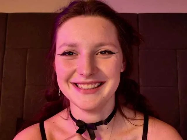 Vixsaria on BongaCams